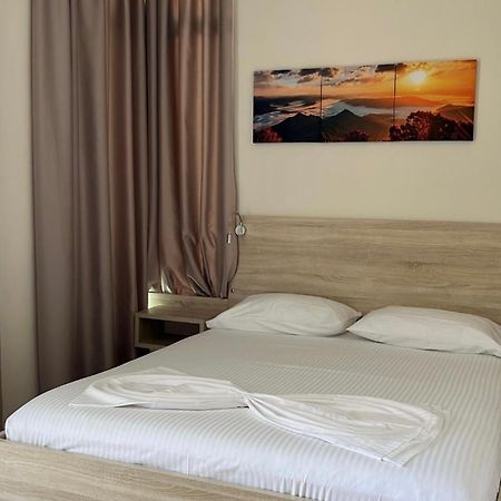 Hotel Jon Dhërmi Eksteriør billede