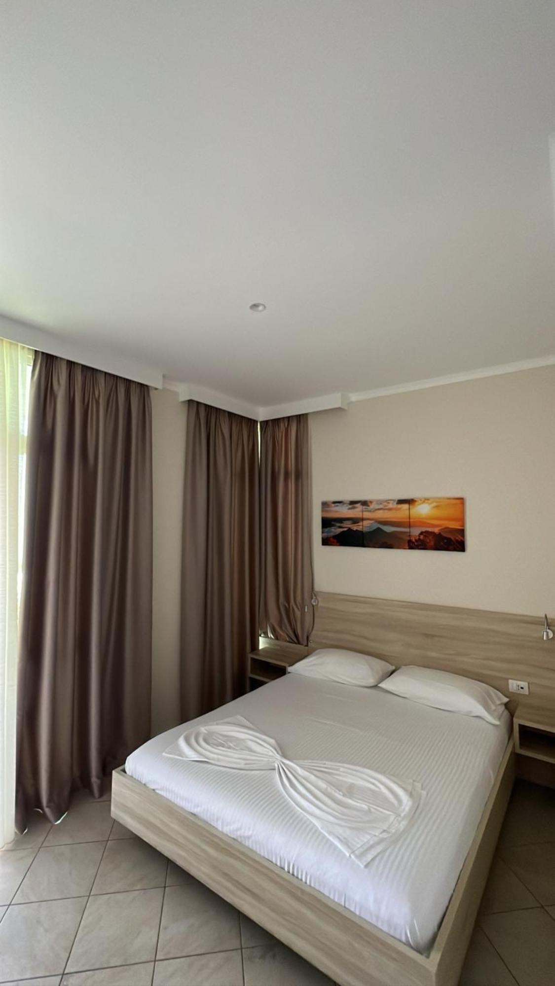Hotel Jon Dhërmi Eksteriør billede