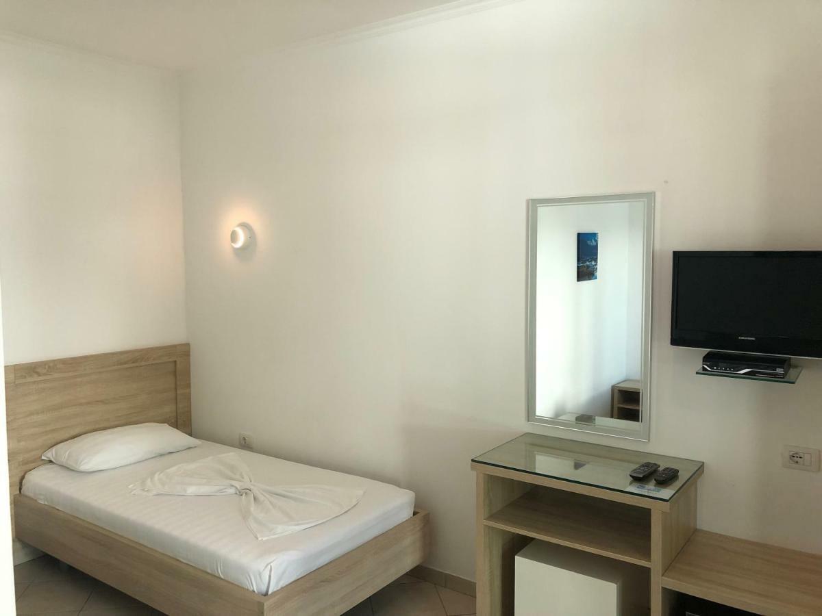 Hotel Jon Dhërmi Eksteriør billede