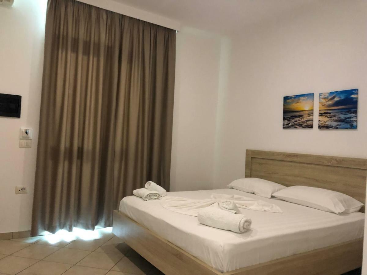 Hotel Jon Dhërmi Eksteriør billede