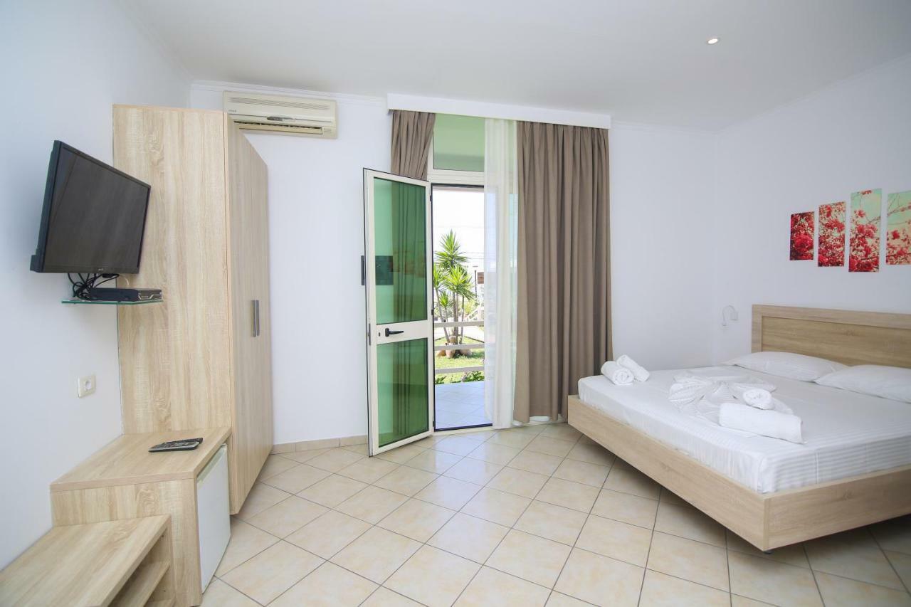 Hotel Jon Dhërmi Eksteriør billede