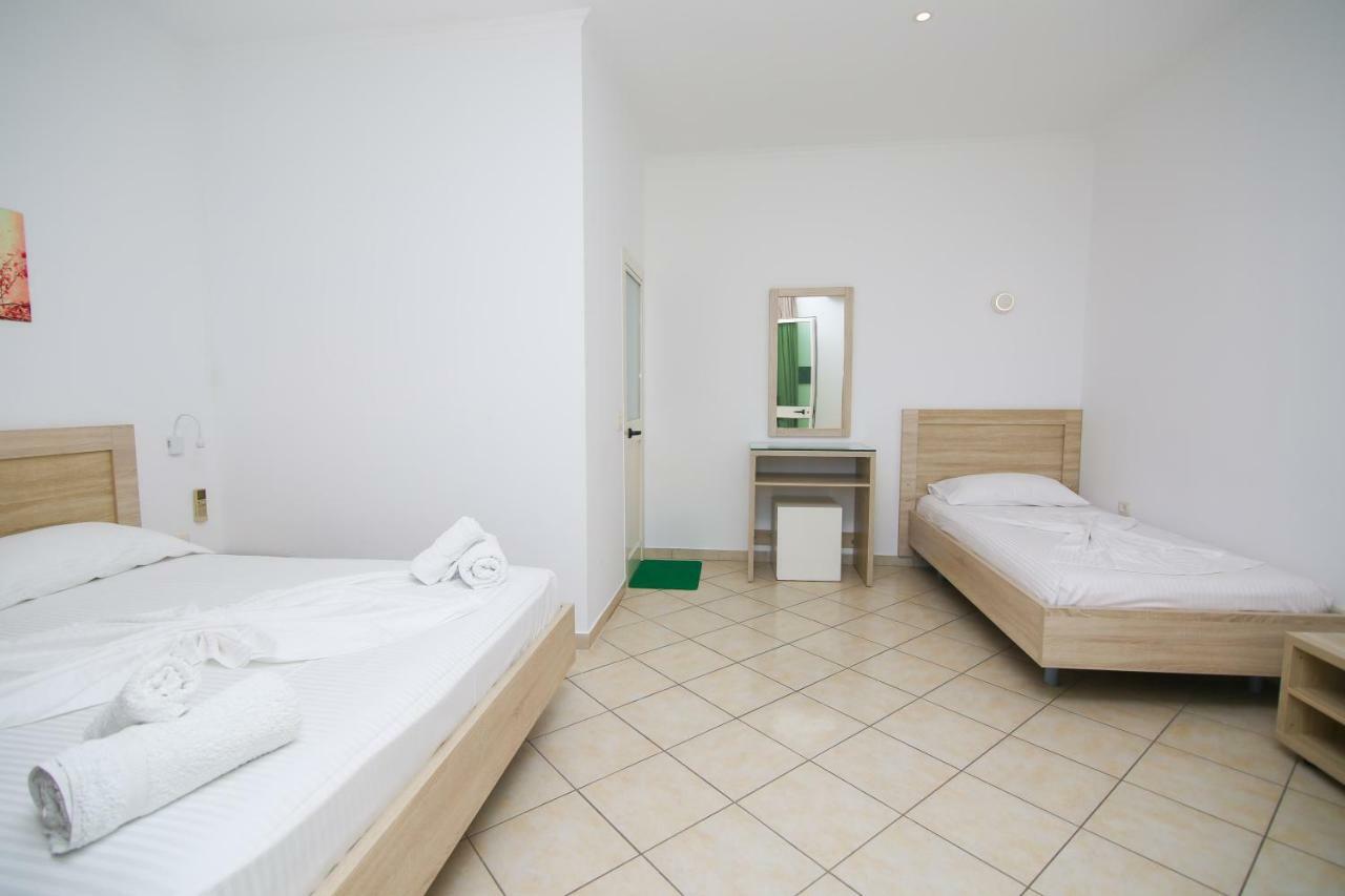 Hotel Jon Dhërmi Eksteriør billede