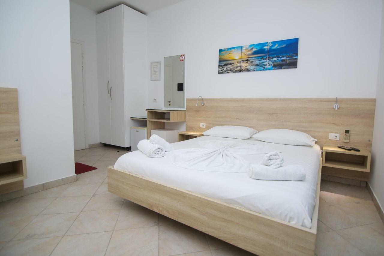Hotel Jon Dhërmi Eksteriør billede